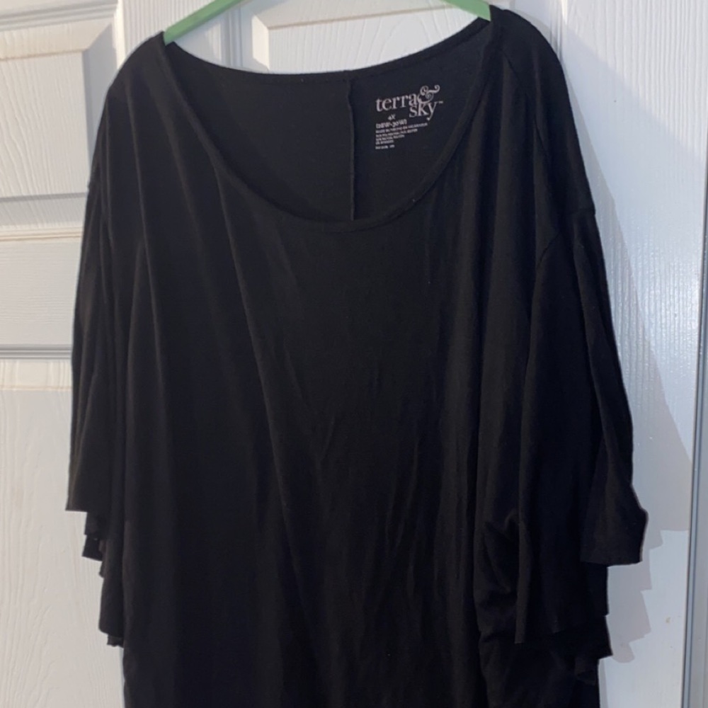 Long black top!